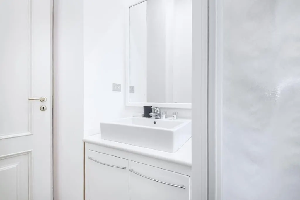 Easylife - Elegant Flat In Pta Venezia Apartment Milan 0*,  Italy